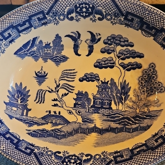 Vintage Blue Willow Oval 10' Serving Bowl - Picture 2 of 11
